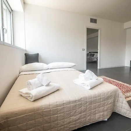 Loft Smart Parma L Wi-Fi Fibra, Indipendente, Perfetto Per Business E Coppie Apartmán