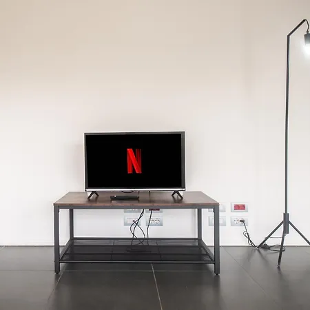 Loft Smart Parma L Wi-Fi Fibra, Indipendente, Perfetto Per Business E Coppie パルマ