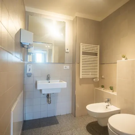 Loft Smart Parma L Wi-Fi Fibra, Indipendente, Perfetto Per Business E Coppie * パルマ