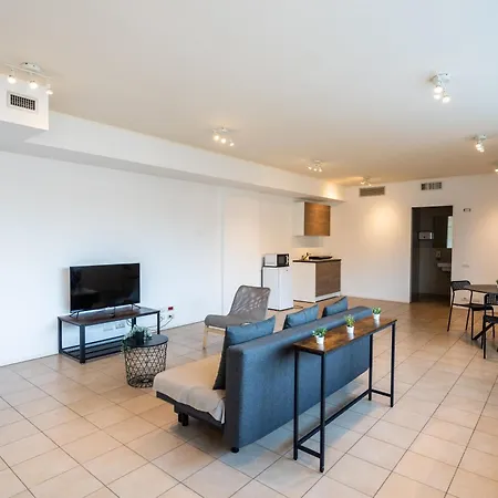 Loft Smart Parma L Wi-Fi Fibra, Indipendente, Perfetto Per Business E Coppie パルマ