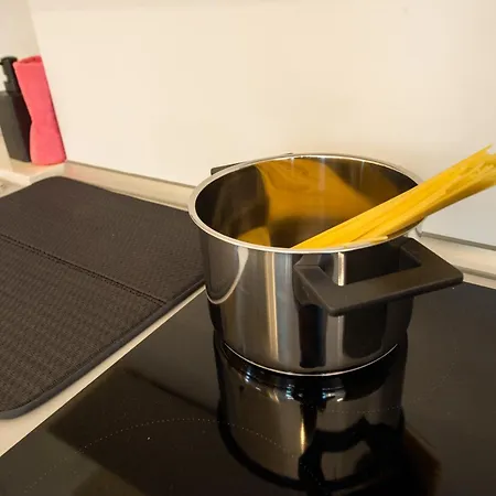 アパート Loft Smart Parma L Wi-Fi Fibra, Indipendente, Perfetto Per Business E Coppie パルマ