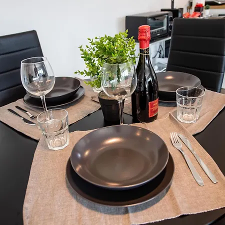 Loft Smart Parma L Wi-Fi Fibra, Indipendente, Perfetto Per Business E Coppie アパート パルマ