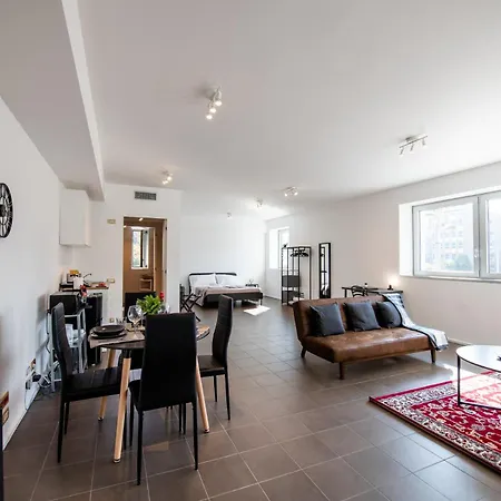 アパート Loft Smart Parma L Wi-Fi Fibra, Indipendente, Perfetto Per Business E Coppie