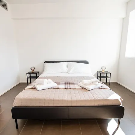 Loft Smart Parma L Wi-Fi Fibra, Indipendente, Perfetto Per Business E Coppie アパート パルマ