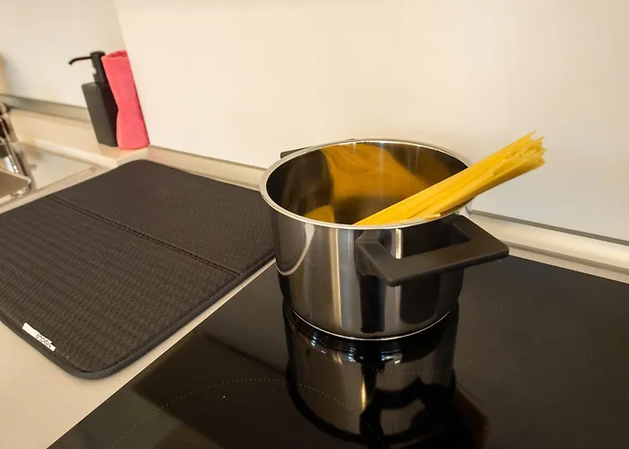 Apartment Loft Smart L Wi-fi Fibra, Indipendente, Perfetto Per Business E Coppie Parma