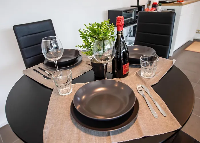 Loft Smart L Wi-fi Fibra, Indipendente, Perfetto Per Business E Coppie Apartment Parma